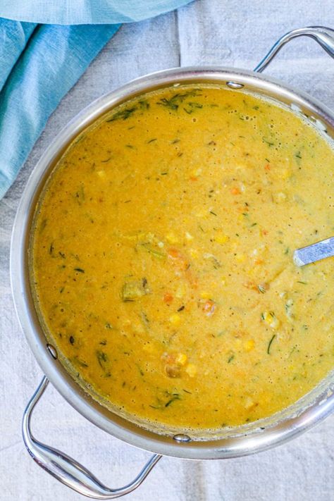 This delightfully creamy vegan sweet potato corn chowder is made with cashew cream instead of dairy, but it's just as comforting as classic chowder. Potato Corn Chowder, Potato Chowder, Beet Salad Recipes, Apple Soup, Simple Green Salad, Vegan Sweet Potato, Cashew Cream, Raw Cashews, Nice Weekend