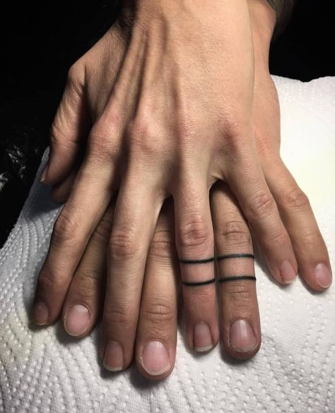 Infinity Couple Tattoos, Tato Henna, Ring Finger Tattoos, Creative Tattoo, Couples Tattoo Designs, Inspiration Tattoos, Tattoos Geometric, Fotografi Digital, Matching Couple Tattoos