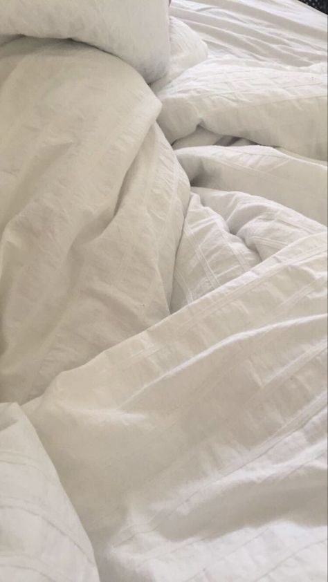 Comfy Sheets Aesthetic, Cream Bedsheets Aesthetic, Bedsheets Aesthetic Wallpaper, White Bedsheets Aesthetic, White Sheets Aesthetic, Bedsheets Aesthetic, White Bedsheets, Violin Photography, Shadow Images