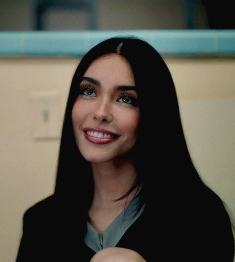 gifs and edits - Madison Beer - Make You Mine Megan Fox Gif, Ladies Video, Red Redemption 2, Icon Gif, Jennifer's Body, Love My Boyfriend, Horror Characters, How To Make Beer, Megan Fox