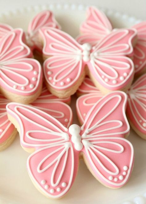 Creating an Invisible Outline with Royal Icing Pink Butterfly Cookies, 28 Birthday, Cookies Cupcake, Procreate Ideas, Butterfly Cookies, Pastel Cupcakes, Fake Bakes, Torte Cupcake, Papillon Rose