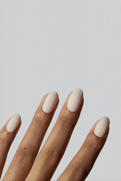 white nails Natural French Manicure, Nails French Tip, Nails Art Ideas, Casual Nails, Sparkle Nails, Nails French, Ooh La La, Nagel Inspo, Minimalist Nails