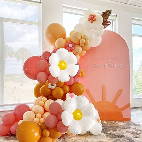 Daisy Balloon Arch, Groovy Balloons, Daisy Balloon Garland, Boho Balloon Garland, Retro Party Decorations, Paz Hippie, Easter Theme Party, Vintage Party Decorations, Garland Flower