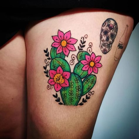 Cactus And Sunflower Tattoo, Prickly Pear Cactus Tattoo, Cute Cactus Tattoo, Succulent Tattoo, Tats Ideas, Rooster Tattoo, Ink Therapy, Cactus Tattoo, Bestie Tattoo