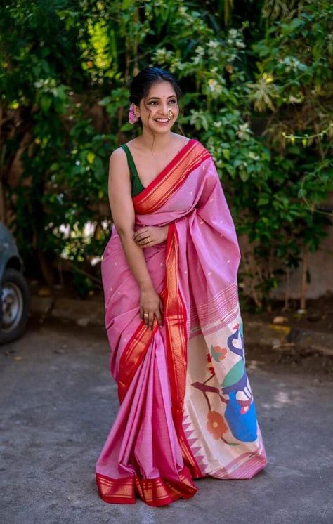 Sayali Sanjeev Traditional Outfits And Looks Paithani Saree Traditional Look, Sayali Sanjeev, Cotton Dress Outfit, Marathi Saree, Saree Hairstyles, Saree Wearing Styles, Simple Saree Designs, Paithani Saree, Indian Bride Outfits