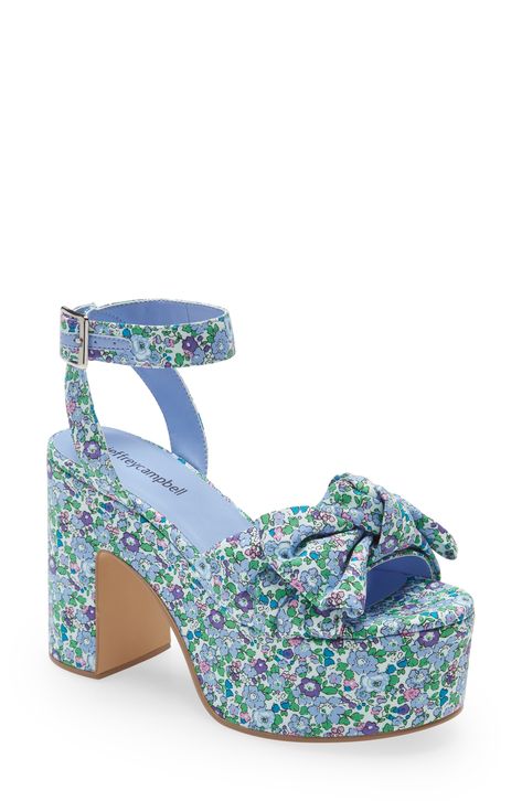 Princess Clothes, Ditsy Floral Pattern, Retro Character, Light Academia Aesthetic, Aesthetic Shoes, Princess Outfits, Academia Aesthetic, Light Academia, Fabulous Shoes