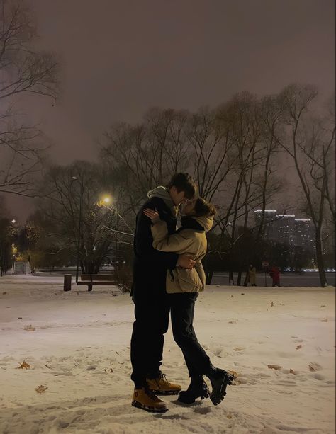 Couple In Snow Aesthetic, Couple Poses Winter, Christmas Romance Aesthetic, Winter Boyfriend, Tall Boyfriend Short Girlfriend, Blazer Pocket, Couples Moments, Couple Winter, Tall Boyfriend