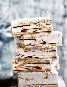 DONNA HAY'S CARAMEL SWIRL MARSHMALLOW [Donna Hay] Confectionery Recipes, Dessert Marshmallow, Marshmallow Caramel, Marshmallow Dessert, Donna Hay Recipes, Caramel Delights, Passover Desserts, Food Feast, Caramel Slice