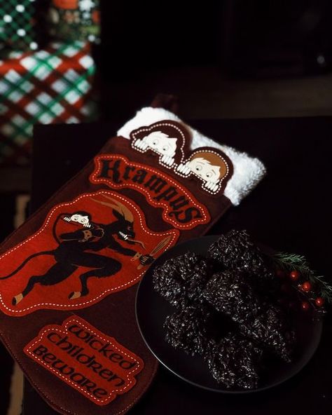 Margo🦇 on Instagram: "“Krampus will come! Looking for some! You are not safe! Best that you run!”👹🎄Lumps of Coal Rice Krispie Treats! ❤️❤️❤️ #krampusnacht #krampus #spookychristmas #gothmas #hexmas" Krampus Themed Christmas, Krampus Aesthetic, Lumps Of Coal, Goth Christmas, Dark Christmas, Book Aesthetics, Rice Krispie Treats, Rice Krispie, Winter Solstice