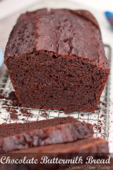 Chocolate buttermilk bread from Roxanashomebaking.com A cross between quick bread and cake, with a tangy buttermilk taste and slightly chocolate-y and sweet Buttermilk Bread, Pane Dolce, Buttermilk Recipes, Chocolate Bread, Bread Recipes Sweet, Monkey Bread, Sweet Bread, Dessert Bread, Bread Recipes Homemade