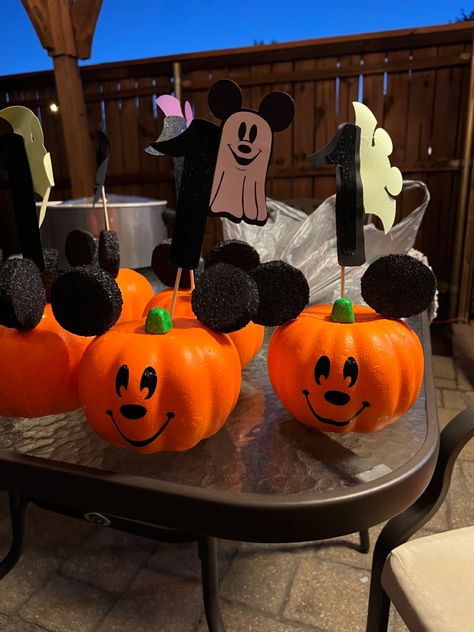 Mickeys Not So Scary Halloween Trunk Or Treat, Mickey Mouse Halloween Centerpieces, Mickey Mouse Birthday Halloween, Disneyland Halloween Birthday Party, Mickey Mouse Spooky Birthday, Mickey Halloween Party Decorations, Halloween Disney Birthday Party, Mickeys Halloween Birthday Party, Mickeys Not So Scary Halloween Birthday Party