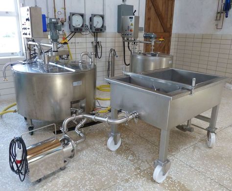 Milk Stanchion, Alley Kitchen, Cattle Housing, Farm Cheese, Cheese Making Recipes, Commercial Farming, Cow House, Cheese Mold, Cheese Factory