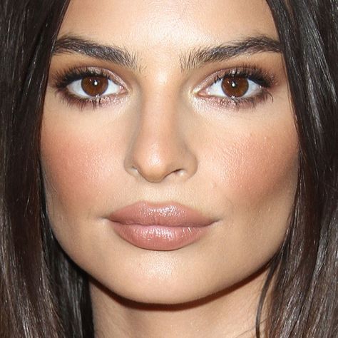 Emily Ratajkowski's Makeup Photos & Products | Steal Her Style Emily Ratajkowski Makeup, Olive Skin Makeup, Brown Eye Makeup, Makeup Photos, Steal Her Style, Formal Makeup, Brown Eye, Black Eyeshadow, Olive Skin