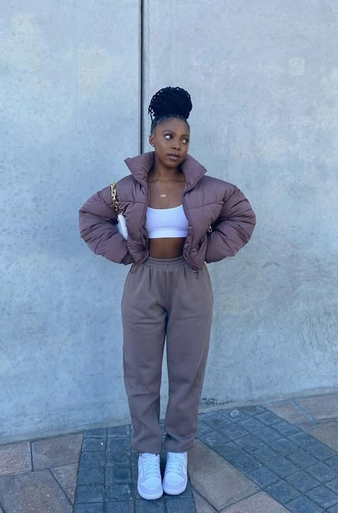 Classic Shein Outfits, Classy Outfits For Teenagers, Baddie Outfits Casual School Winter, Casual College Outfits Black Women, Uni Outfits Black Women, Mommy Jeans Outfit, Collage Outfits Casual, Ice Cream Date Outfit, Winter Baddie Outfits Casual