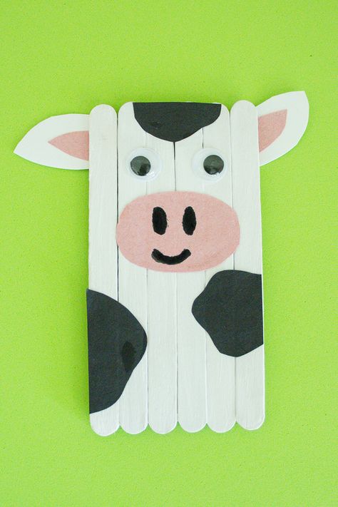 Popsicle Stick Farm Animals, Craft Stick Animals, Big Popsicle Stick Crafts, Popsicle Stick Animals, What To Make Out Of Popsicle Sticks, Cow Preschool Craft, Easy Kid Art Projects, Cow Crafts For Kids, Farm Crafts For Kids