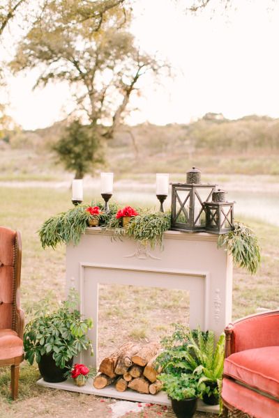 Winter wedding bouquet: http://www.stylemepretty.com/little-black-book-blog/2014/12/25/lakeside-winter-wedding-inspiration/ | Photography: Mint - http://mymintphotography.com/ Wedding Mantle, Wedding Fireplace, Fun Wedding Decor, Elegant Winter Wedding, Winter Backdrops, Modern Wedding Decor, Beautiful Wedding Decorations, Christmas Shoot, Decoration Tips