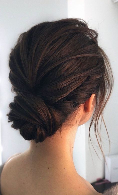 Twisted Bun, Sanggul Modern, Chic Hairstyle, Bridal Hair Updo, Wedding Makeup Looks, Effortless Hairstyles, Low Bun, Hair Up Styles, Chic Hairstyles