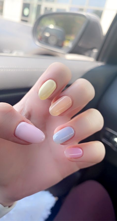 Pastel Gel Nails Short, Short Pastel Nails, Spring Nails Pastel, Multicolored Nails, Tato Henna, Hello Nails, Plaid Nails, Simple Gel Nails, Casual Nails