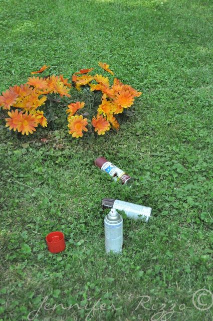 spray paint those Dollar store flowers to make them look more realistic! Dollar Store Decorating, Decorate On A Budget, Flowers To Make, Quick And Easy Crafts, Fall Craft, Oh Yes, Yes I Did, Window Boxes, Flower Pins