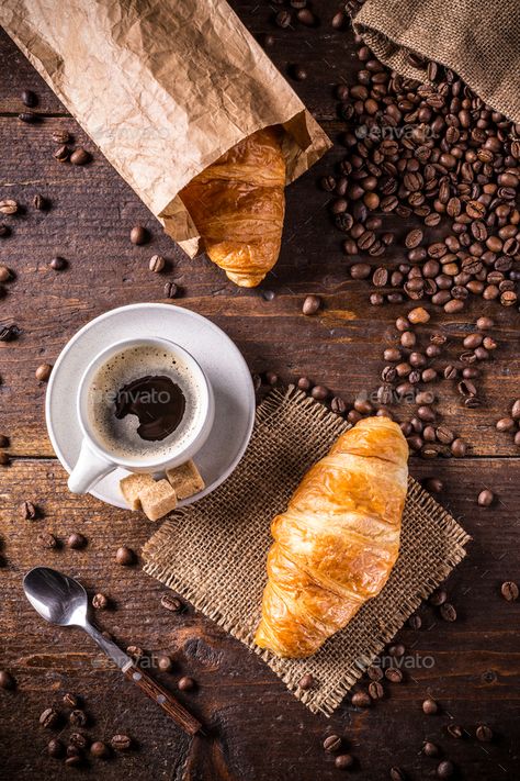 Croissant And Coffee, Coffee Presentation, Breakfast Photography, Food Photography Inspiration, Food Photography Tips, Coffee Pictures, Coffee Photos, Coffee Photography, Bakery Cafe