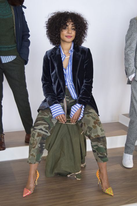 Image Jenna Lyons Camo Pants, Thrifted Style Inspiration, Jcrew Style Inspiration, Jcrew Fall, J Crew Outfits, Looks Jeans, Camo Fashion, Camo Pants, Outfits Fall