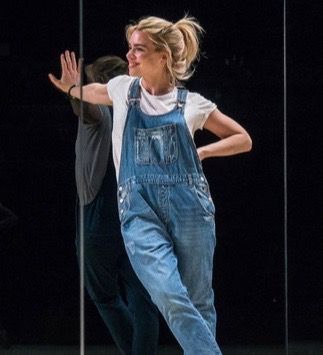 Billie Piper / dungarees Billie Piper Photoshoot, Billie Piper Outfits, Billie Piper Style, Billie Piper 90s, Cruel Summer Song, Rose Tyler Outfit, Unreal People, Style Language, 2025 Images