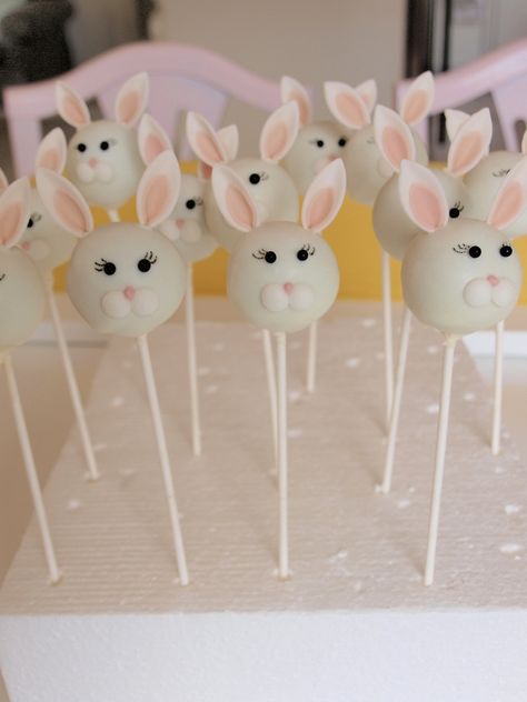 Bunnies — Cake Pops / Cake Balls Easter Bunny Cake Pops, Cake Pop Ideas, Bunny Cake Pops, Cake Bunny, Easter Cake Pops, Cake Easter, Pops Cake, Bunny Theme, Cake Ball