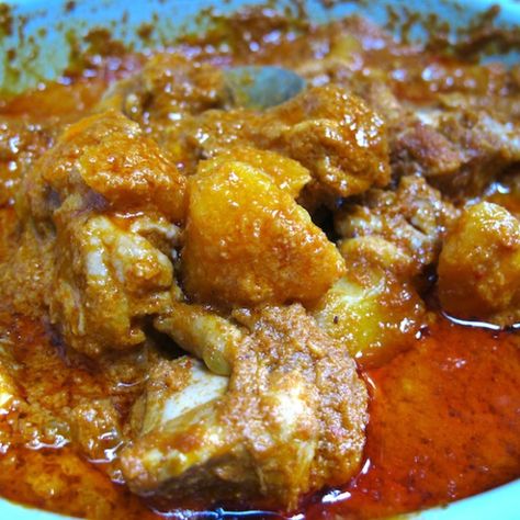 Nyonya Food, Curry Recipes Easy, Malay Food, Malaysian Cuisine, Tandoori Masala, Singapore Food, Curry Dishes, Malaysian Food, Curry Chicken Recipes