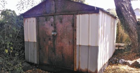 This little shed sitting on the corner of our property has been an eyesore since we bought this place. We didn't bother doing anything to it... Small Potting Shed, Diy She Shed, Sheds Ideas Backyard, Shed Makeover, Tin Shed, Build Your Own Shed, Steel Sheds, Metal Storage Sheds, Shed Kits