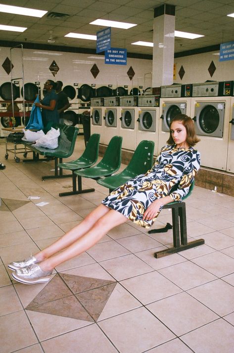 Amber Asaly, New York Photoshoot, Laundry Shoot, Retro Photoshoot, Coin Laundry, City Shoot, Laundry Mat, Environmental Portraits, Best Selfies