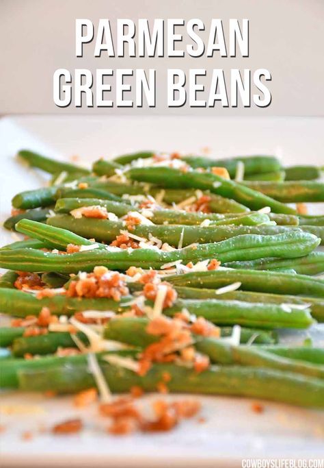 Parmesan Green Beans #greenbeans #parmesangreenbeans #veggies #sidedish Holiday Green Beans, Parmesan Green Bean Recipes, Parmesan Roasted Green Beans, Thanksgiving Green Beans, Fresh Green Bean Recipes, Green Beans Side Dish, Bacon Casserole, Parmesan Green Beans, Green Beans With Bacon