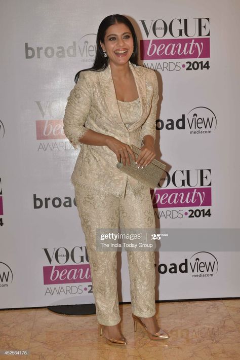 Kajol Devgan Outfits, Brocade Cord Set, Shadi Preparation, Kajol Devgan, Indowestern Dress, Celeb Outfits, Blazer Outfits For Women, Fancy Sarees Party Wear, Cord Set