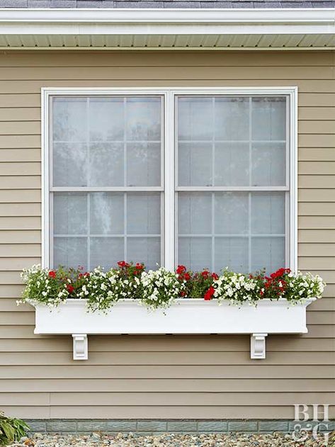 Wooden Window Boxes, Window Boxes Diy, Diy Curb Appeal, Window Box Flowers, Window Planters, Farmhouse Windows, Window Planter Boxes, Exterior Front Doors, Exterior Makeover