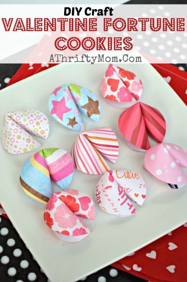 Valentines Day Recipes, Crafts, DIY, Party and Gift Ideas - A Thrifty Mom - Recipes, Crafts, DIY and more Valentine Fortune Cookies, Fortune Cookies Diy, Quick And Easy Crafts, Fortune Cookies, Silvester Party, My Funny Valentine, Valentine's Day Quotes, Valentine Day Special, Fortune Cookie