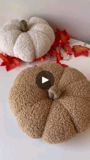 Sweater Pumpkins, Pumpkin Pillows, Fall Deco, Pumpkin Halloween Decorations, Autumn Crafts, Diy Pumpkin, Pumpkin Halloween, Fall Diy, Fall Harvest