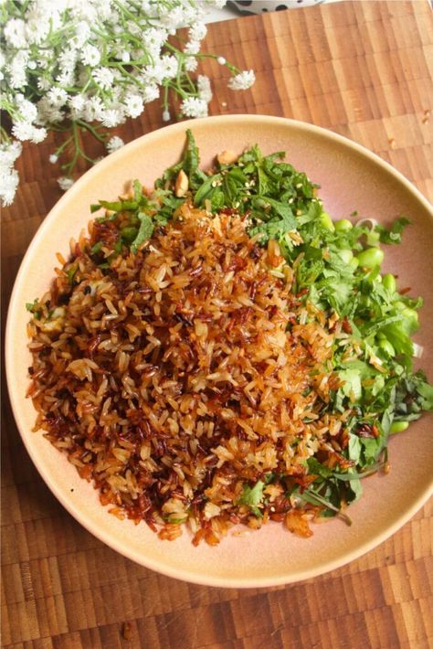 Satay Crispy Rice Salad - Dished by Kate Chicken Crispy Rice Salad With Peanut Dressing, Crunchy Rice Salad, Crispy Rice Salad Recipe, September Meals, Crispy Rice Salad, Satay Chicken, Brown Rice Salad, Ibs Diet, Satisfying Salads