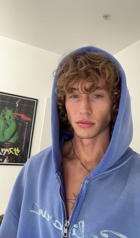 jordan huxhold wearing the california heavyweight zip-up hoodie. erlofficial. Jordan Huxhold, Cute Blonde Guys, Venice Beach California, Men's Long Hairstyles, Dream Man, Inked Men, Sweet Escape, Blonde Guys, Men's Muscle