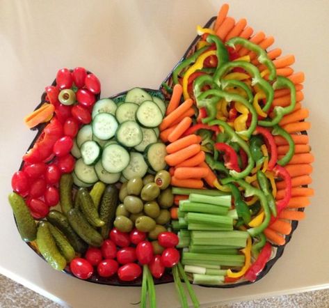 Thanksgiving Vegetable Tray, Turkey Veggie Platter, Thanksgiving Veggie Tray, Turkey Veggie Tray, Make Ahead Christmas Appetizers, Thanksgiving Veggies, Thanksgiving Fruit, Thanksgiving Vegetables, Veggie Platter