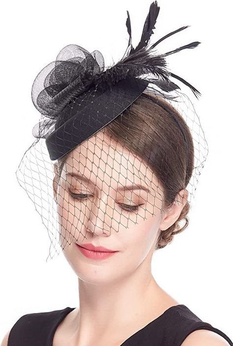 Veiled Hats Black, 50s Hats Women Vintage Fashion, Big Hats For Women Vintage, Retro Hats For Women, 50s Hats Women, Hair Facinator Ideas, British Hairstyles For Women, 1920s Headwear, 1920s Hats Women