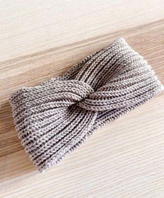 Knitting Twisted Headband, Headband With A Twist, Knitting Patterns For Headbands Free, Twisted Scarf Knitting Pattern, How To Sew A Twist Headband, How To Knit Headband, Knitting Patterns Free Headband, Twist Knit Headband Pattern, Knitting Headband Pattern