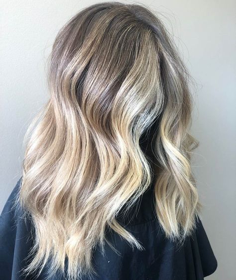 Root Smudge Vs Root Melt, Blonde With Root Melt, Blonde Hair With Root Melt, Melt Hair Color, Root Melt Blonde, Blonde Root Melt, Color Melting Hair, Root Melt, Root Shadow