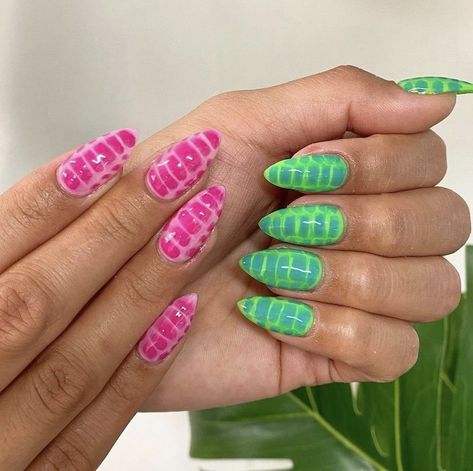 Green Pink Nails, Pr Nails, Blooming Nails, Snake Skin Nails, Funky Nail Designs, Wave Nails, Green Acrylic Nails, Stylish Nails Designs, Simple Gel Nails