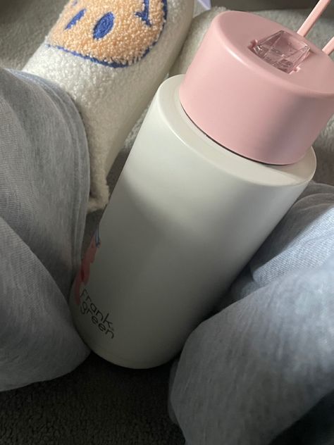 Frank Water Bottle, Pink Frank Green Bottle, Best Frank Green Combos, Aesthetic Water Bottle For School, Aesthetic Frank Green, Frank Green Combos Aesthetic, Frank Green Water Bottle Combos, Cute Frank Green Combos, Frank Green Water Bottle Aesthetic