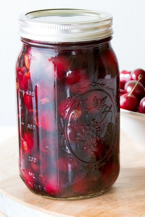 These Spiced Brandied Cherries Are Perfect for Cocktails or Dessert Toppings Brandied Cherries Recipe, Maraschino Cherries Recipes, Marachino Cherries, Pickled Fruit, Pickled Cherries, Maraschino Cherries, Cherry Recipes, Home Canning, Meals In A Jar