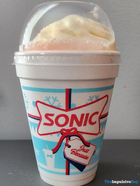 Sonic Shakes, Sonic Drinks, Sea Town, Strawberry Slush, Slush Recipes, Float Recipes, Sonic Drive In, Ice Cream Sprinkles, Fast Food Items