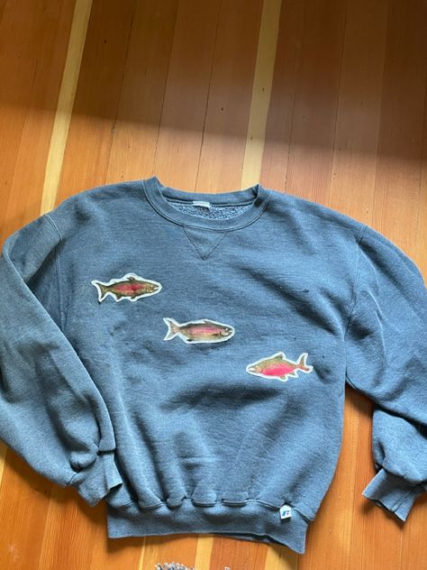 fish sweatshirt handmade by me with acrylic and my sewing machine <3 Fish Hoodie, Reworked Clothes, Tj Max, Current Styles, Embroidery Craft, Fishing Trip, Fabric Scraps, Anton, Sewing Machine