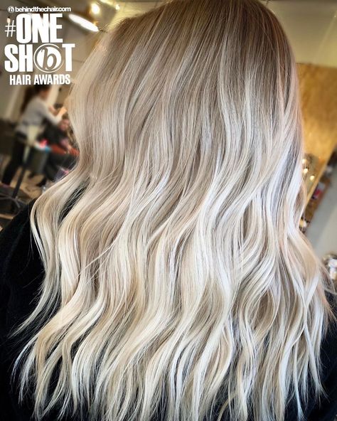 Reverse Balayage Platinum Blonde, Reverse Balayage Blonde, Balayage Platinum Blonde, Balayage Platinum, Reverse Balayage, Balayage Blonde, Shot Hair Styles, Platinum Blonde, Blonde Balayage