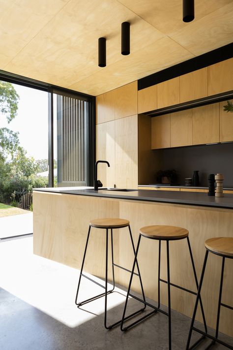 Kitchen Splashback Designs, Yellow Brick Houses, Plywood Kitchen, Plywood Interior, Kitchen Splashback, Casa Container, Kitchen Views, Concrete House, Cooktops