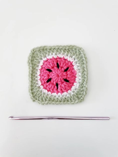 Watermelon Granny Squares Watermelon Granny Square, Crochet Watermelon, Granny Square Patterns, Granny Square Crochet Patterns Free, Crochet Motif Patterns, Crochet Square Patterns, Granny Squares Pattern, Granny Square Crochet Pattern, Square Patterns