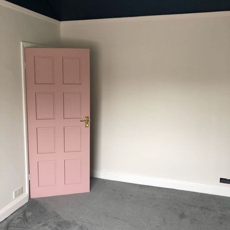 Pink Bedroom Door Ideas, Pink Woodwork Bedroom, Pink Door Bedroom, Pink Bedroom Door, Light Pink Door, Dark Blue Ceiling, Farrow And Ball Hague Blue, Colored Doors, Girls Bedroom Sets